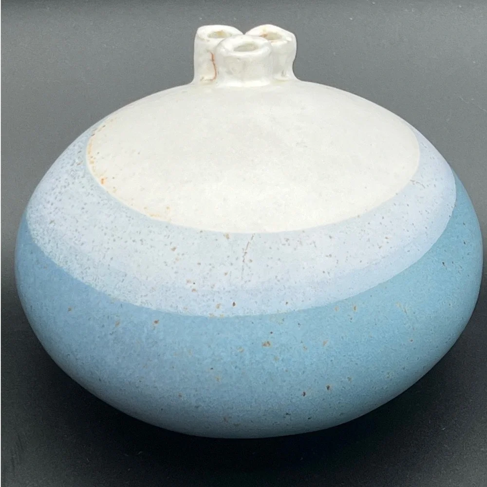 Isabel Parks Warren Hullow Pottery Blue White Triple Spout‎ Weed Pot Vase  1960s